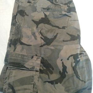 WORN ONCE Wrangler cargo black tiger stripe camo pants 42x32
